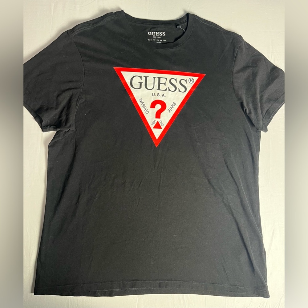 NWOT - GUESS Black and Red Triangle Logo Tee L